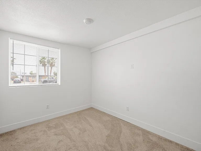 623 N 10th St — Photo 5