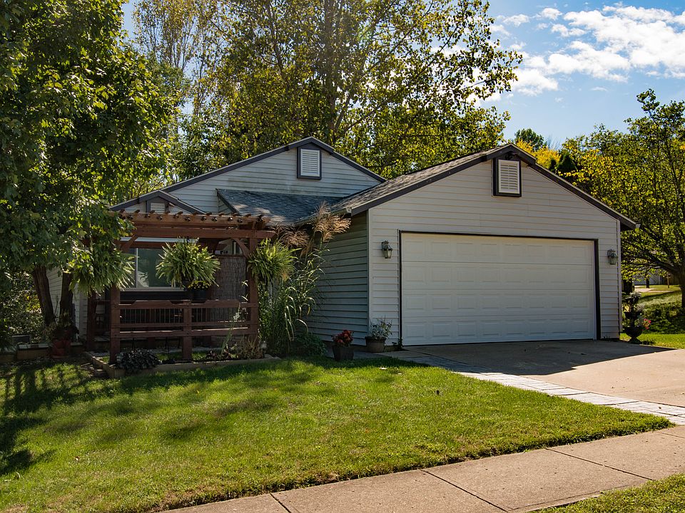 1st image of 3411 W Woodhaven Dr