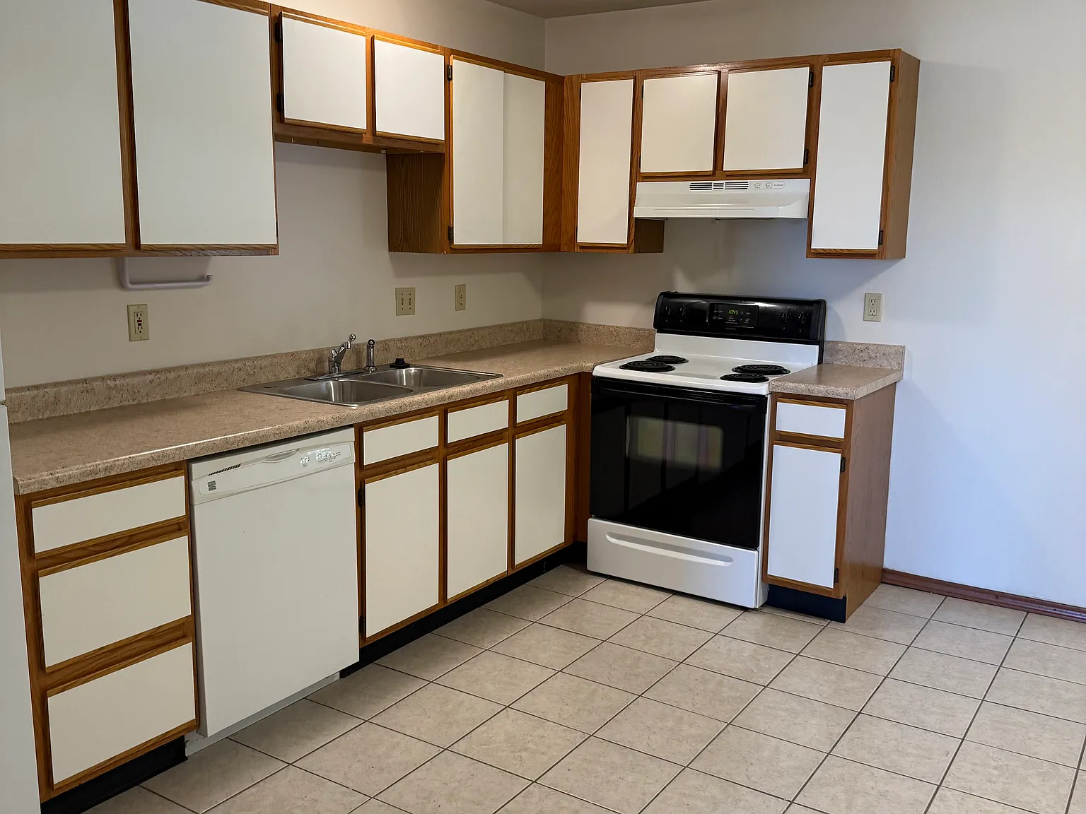 2 bed, 825 sqft, $1,050 — Photo 4
