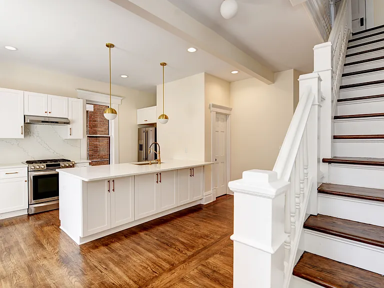 703 Franklin Ave — Photo 15