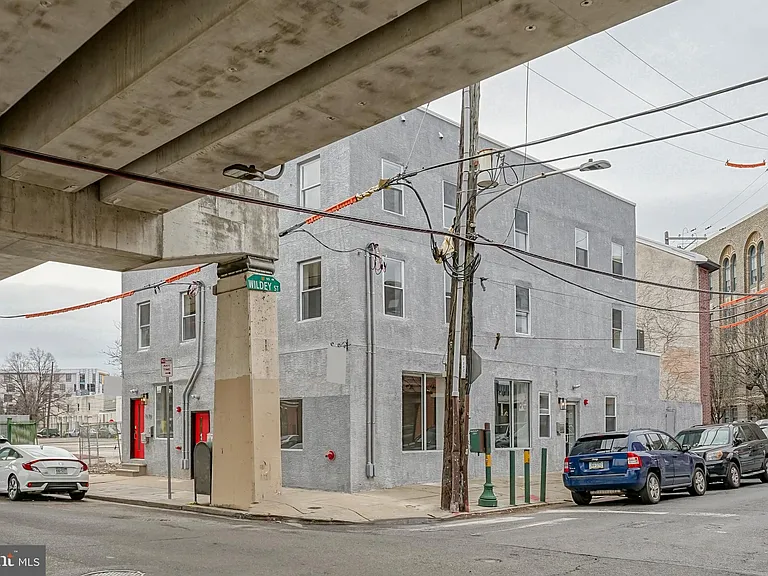 1070 N Front St #A — Photo 18