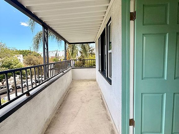4th image of 2471 W Avenue 32 #C123a38d9
