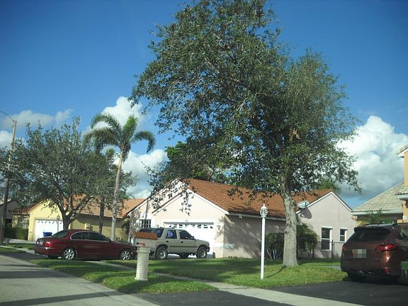 3rd image of 431 NW 187th Ave