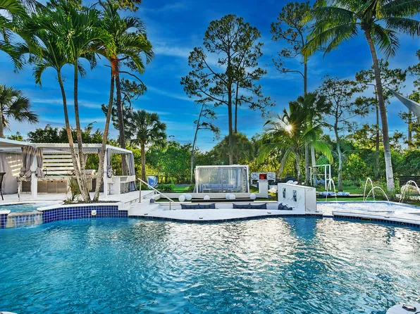 377 Squire Dr, Wellington, FL 33414