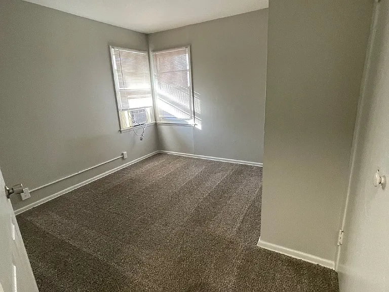 2304 S Broadview St — Photo 3