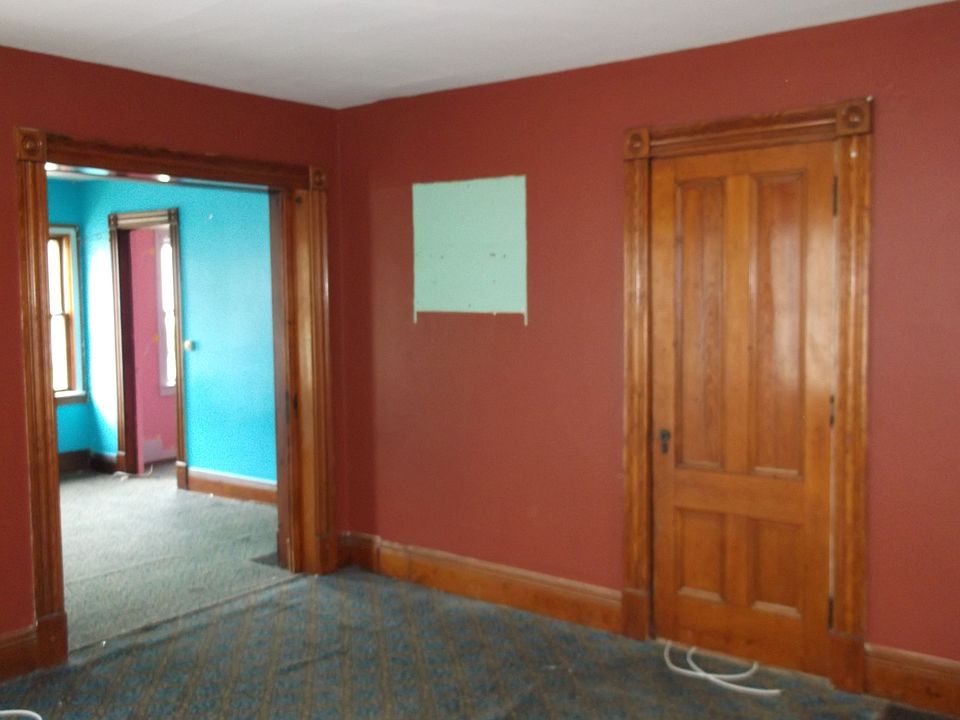 2nd image of 4 Glasser St