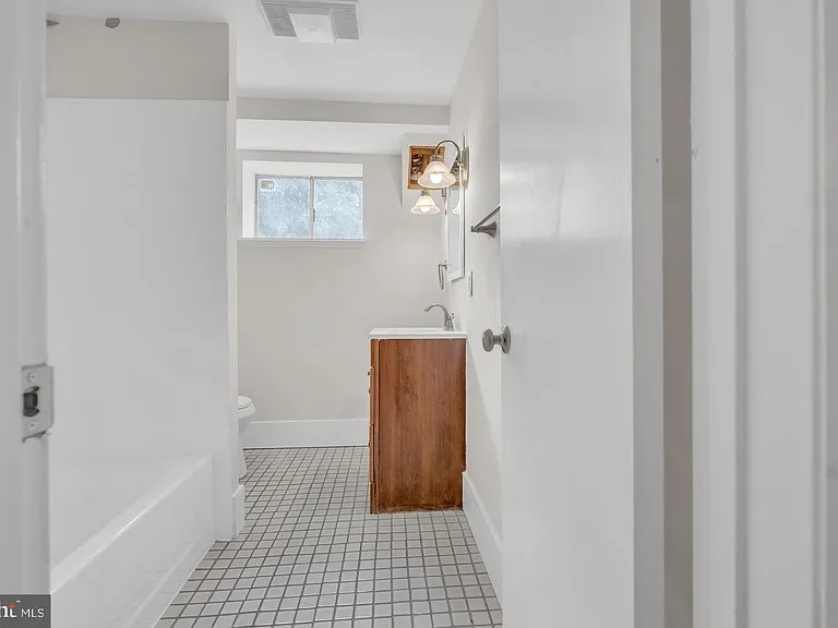 10911 Chandler Rd — Photo 43