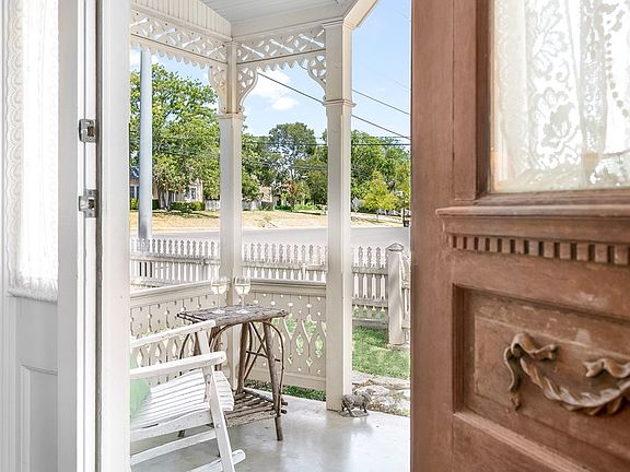 3rd image of 202 S Acorn St