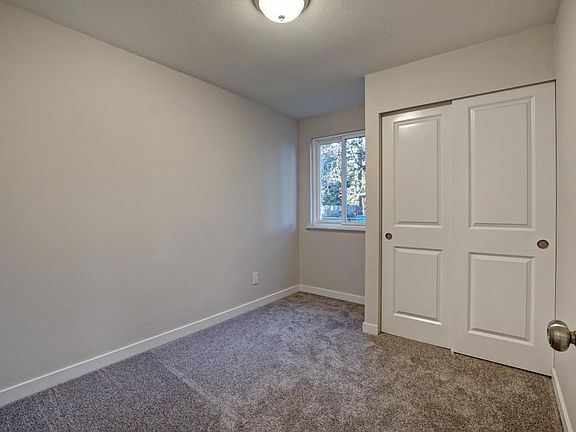 5th image of 17010 Spanaway Ln E
