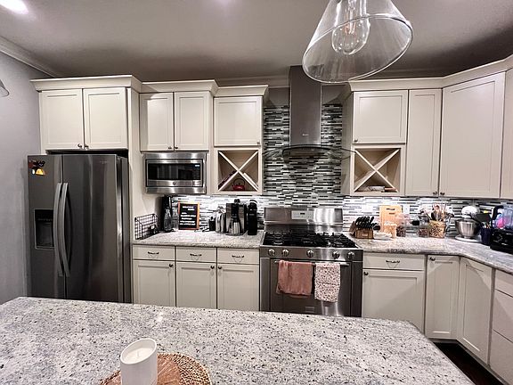 5th image of 2752 W Argyle Ave #2
