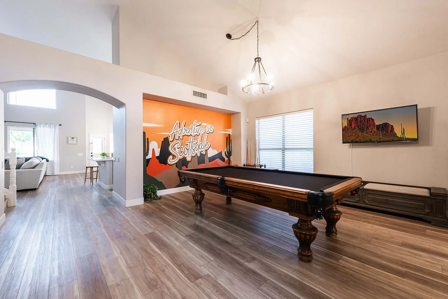 5 bed, 2.0 bath, 2992 sqft, $9,868 — Photo 2