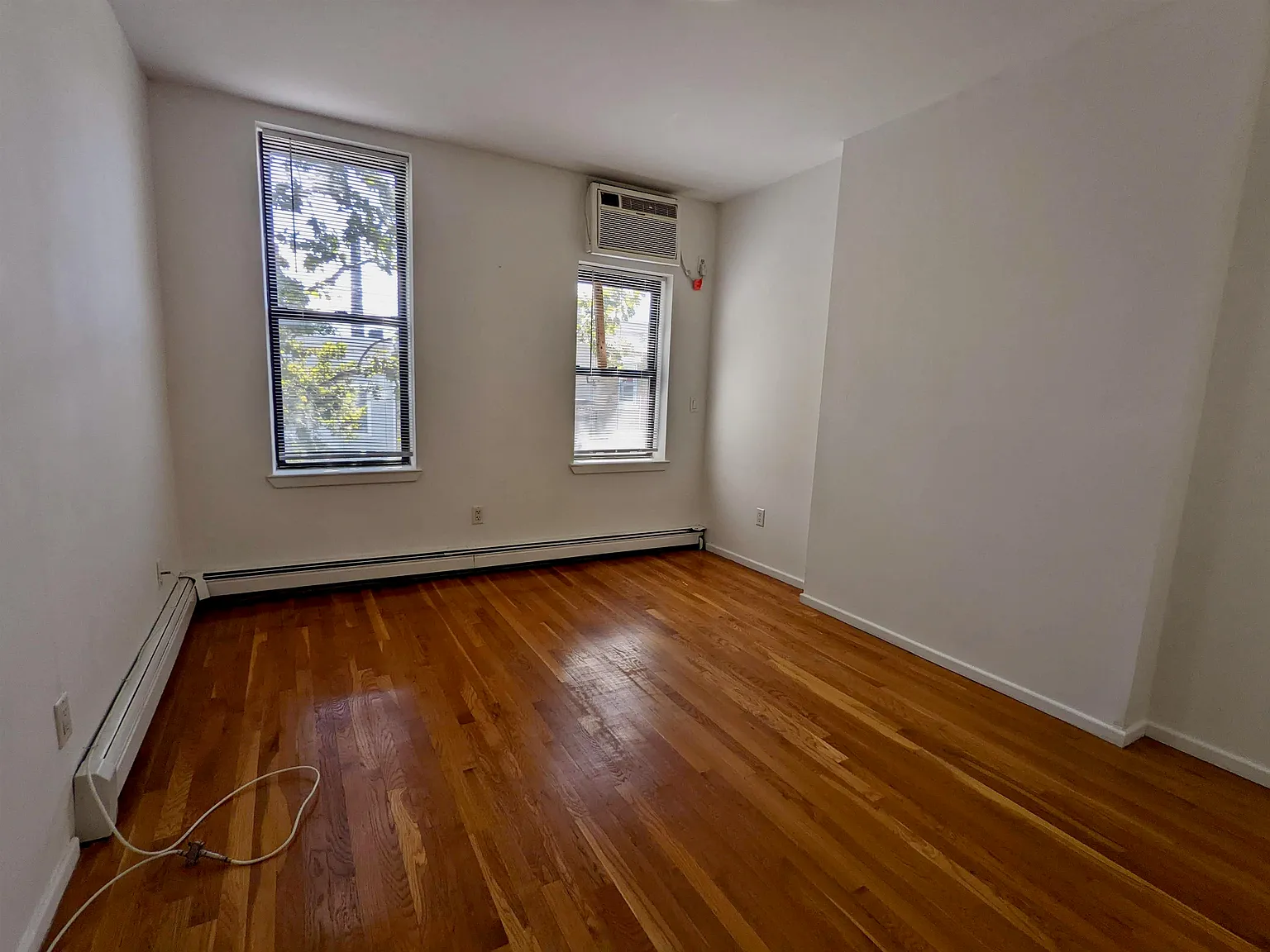 Studio, 550 sqft, $2,350 — Photo 4