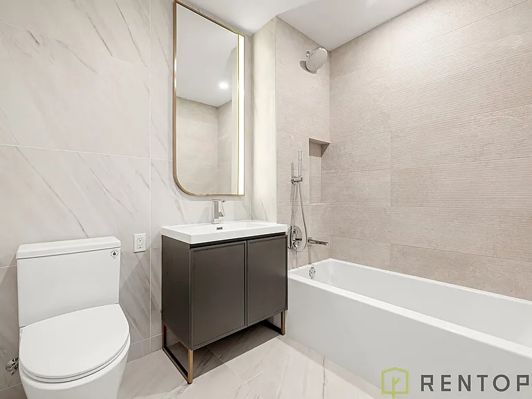 960 Franklin Ave #614 — Photo 7