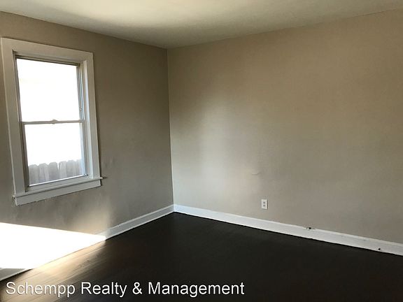 3rd image of 1443 Lillian Ave