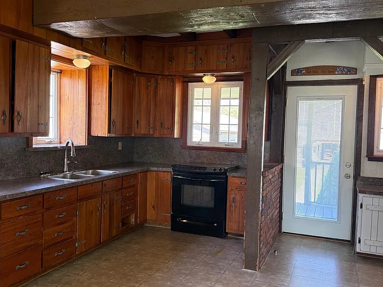 4056 E Newport Rd — Photo 15
