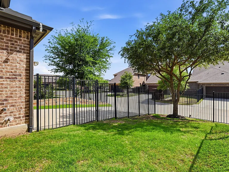Private backyard, yard maintenance will be covered by the owner for the duration of the lease
