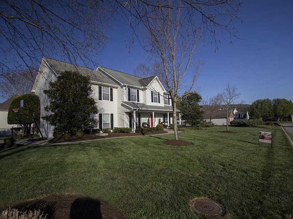 3rd image of 802 Barksdale Dr