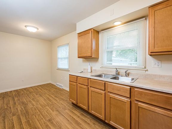 3rd image of 2200 Gabriel Ave