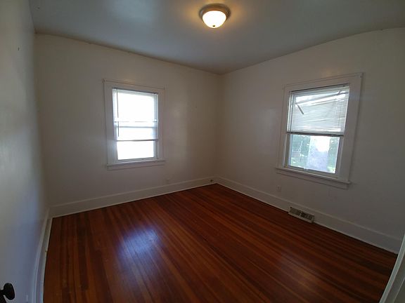 5th image of 1153 Altgeld St
