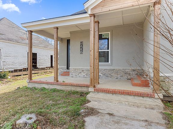 5th image of 1237 Bonham St