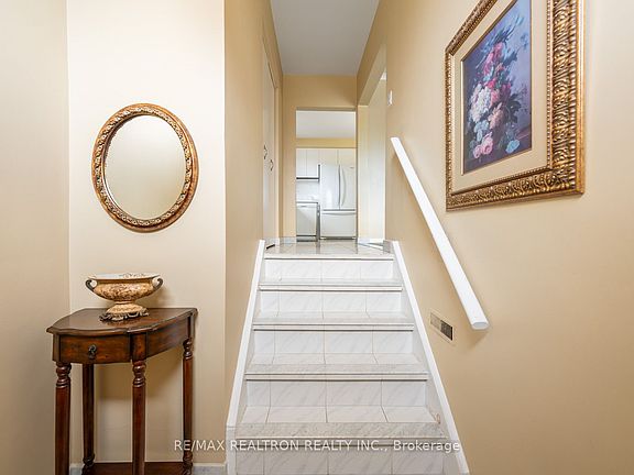 4th image of 34 Tillplain Rd