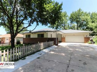 540 Windsor Dr, Lincoln, NE 68528