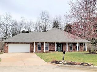 5902 E Rocky Point Ct, Columbia, MO 65202