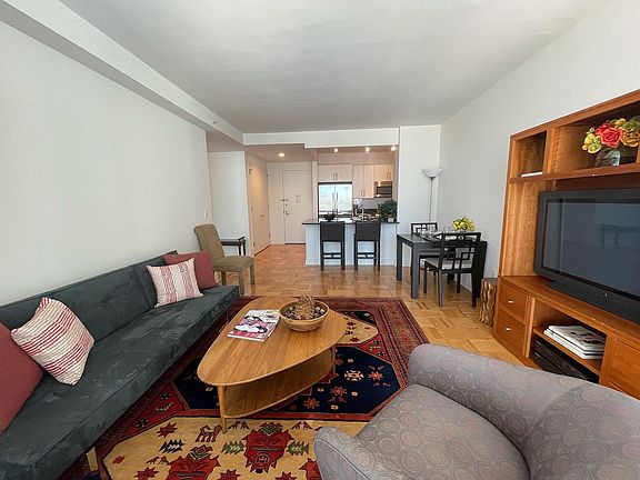 3rd image of 1510 Lexington Ave APT 16M