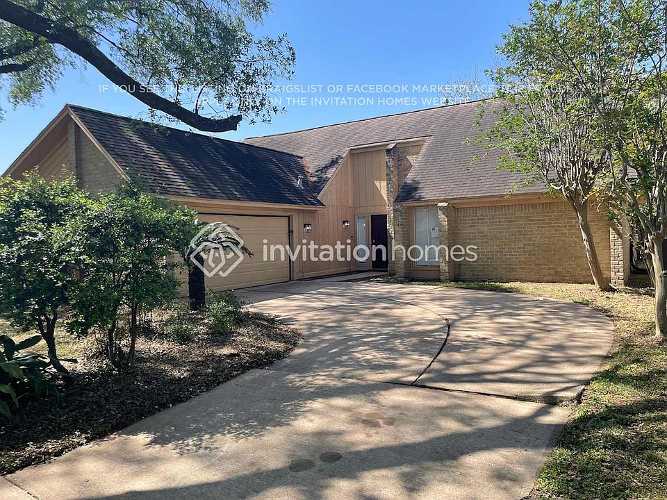 1st image of 15922 Walnut Wood Dr