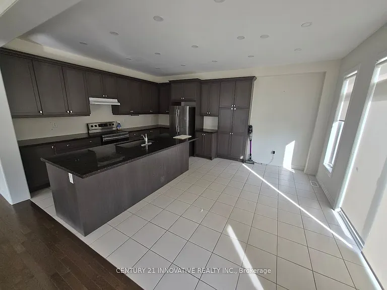 1 Hahn St — Photo 5