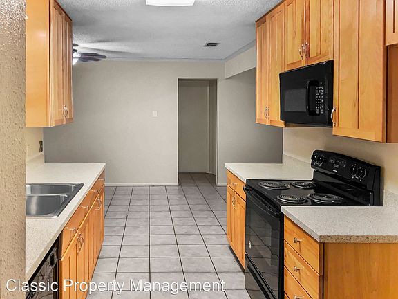 3rd image of 4300 Rockwood Trl