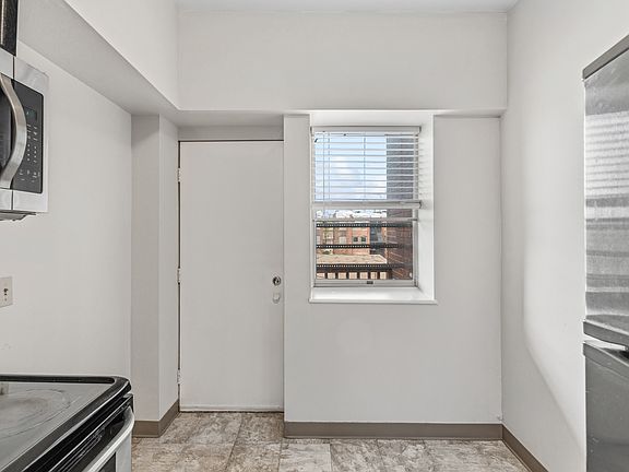4th image of 5523 Pershing Ave APT 31