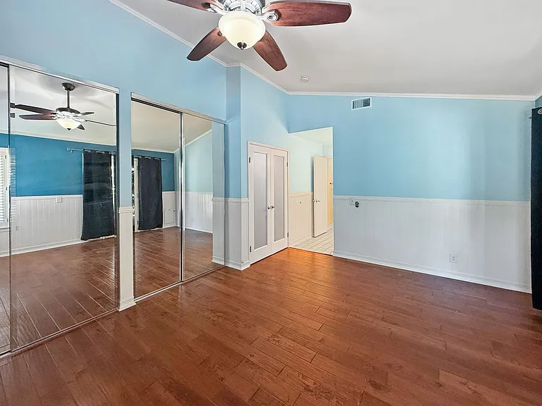 1934 Donahue Dr — Photo 8