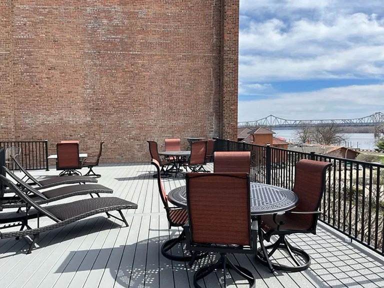 311 SW Water St — Photo 13