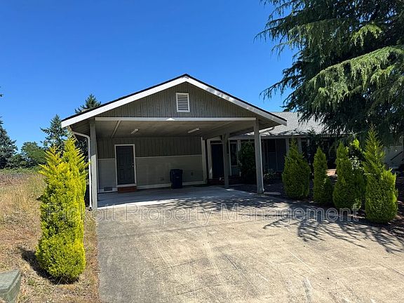 2nd image of 1218 Audrey Ave W