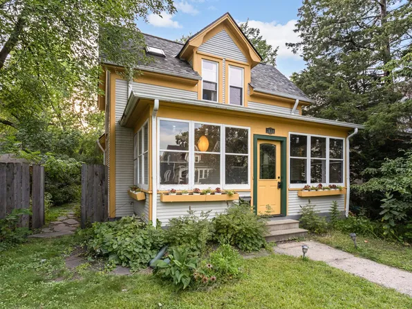 3634 Grand Ave S, Minneapolis, MN 55409