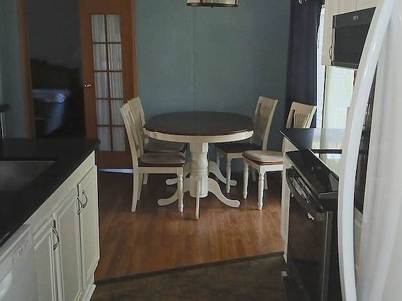 5th image of 303 Winter Garden Ct