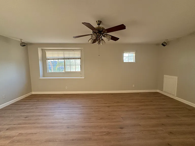 2871 Pinta Ct — Photo 38