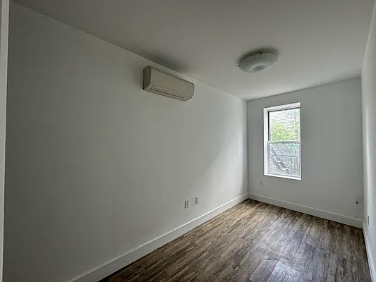 Rented by Pear NYC LLC | media 15