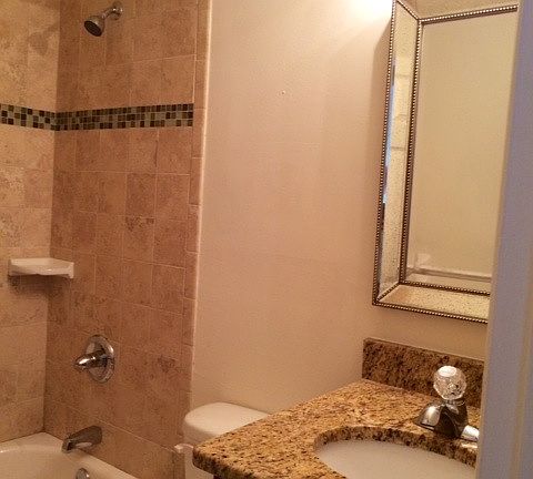 5th image of 1311 Lombard St APT 205