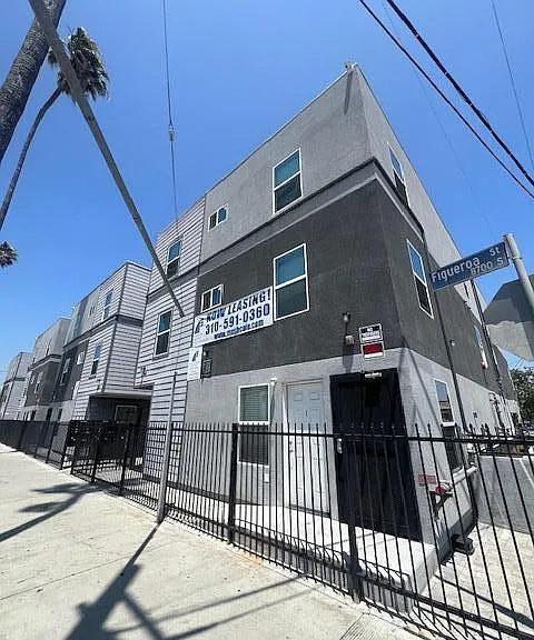 8730-8744 S Figueroa St #3X2-2300 — Photo 1