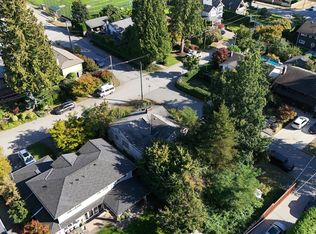 2405 Lloyd Ave, North Vancouver, BC