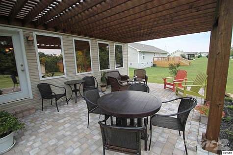 3rd image of 2077 Strawberry Dr