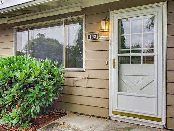 3rd image of 103 S Knoxville Way