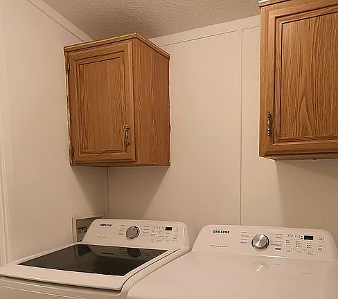 5th image of 23 Oak St