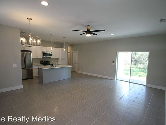 3rd image of 287 Elm Ct