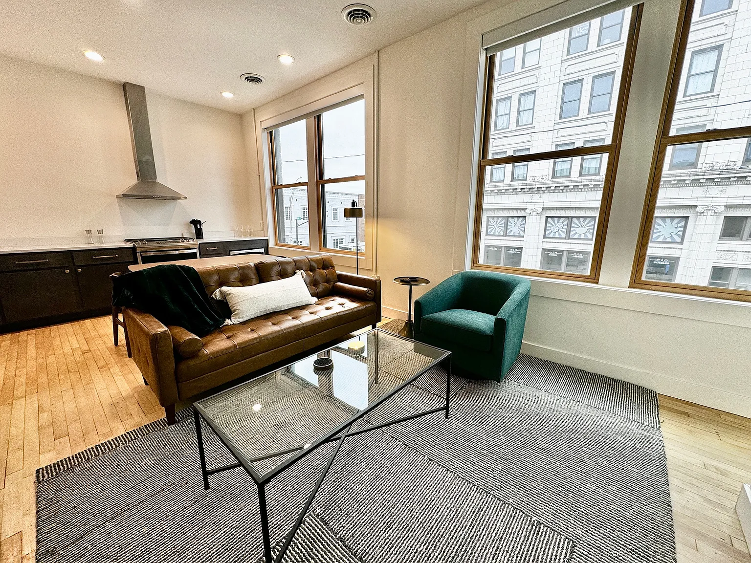 1 bed, 800 sqft, $1,850 — Photo 1