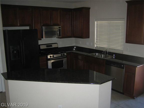 5th image of 328 Whitney Breeze Ave