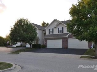 8 Shade Tree Ct, Algonquin, IL 60102