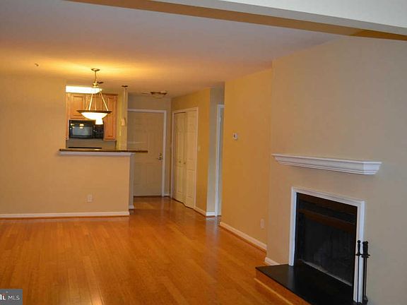 5th image of 3175 Summit Square Dr #5-C3